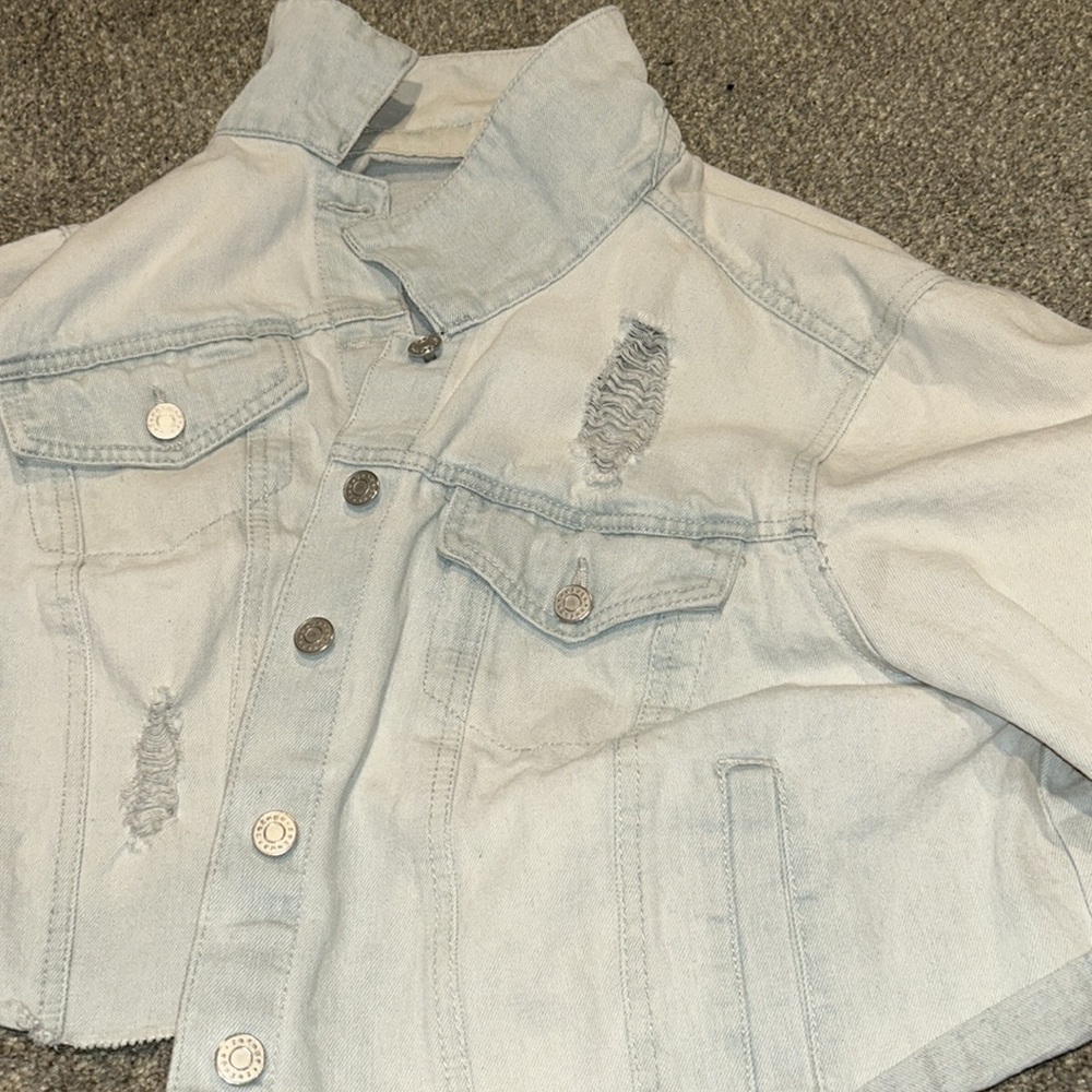 Cropped Jean jacket❤️